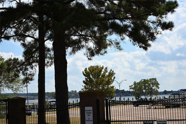 00 East Shore Drive, Willis, TX 77318