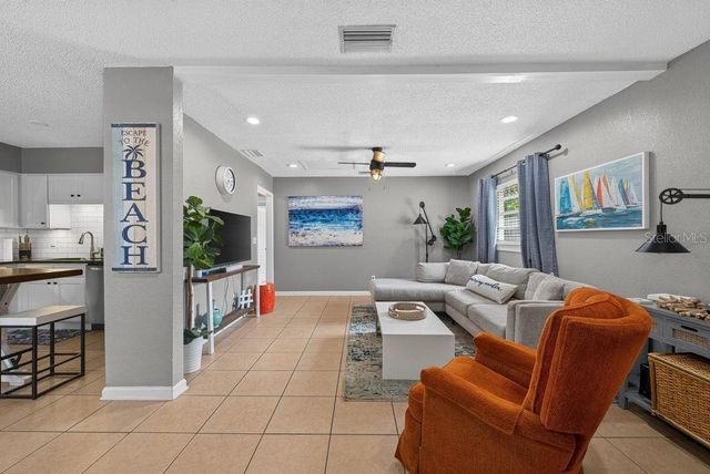 610 1ST AVENUE NE, Largo, FL 33770