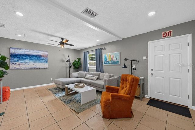 610 1ST AVENUE NE, Largo, FL 33770