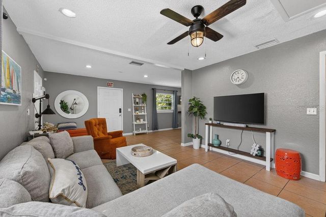 610 1ST AVENUE NE, Largo, FL 33770