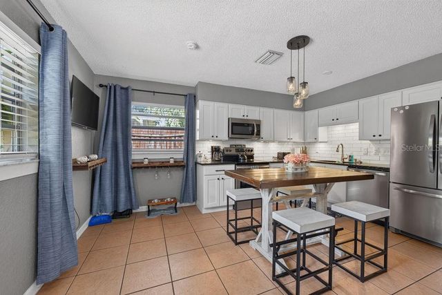 610 1ST AVENUE NE, Largo, FL 33770