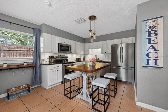 610 1ST AVENUE NE, Largo, FL 33770