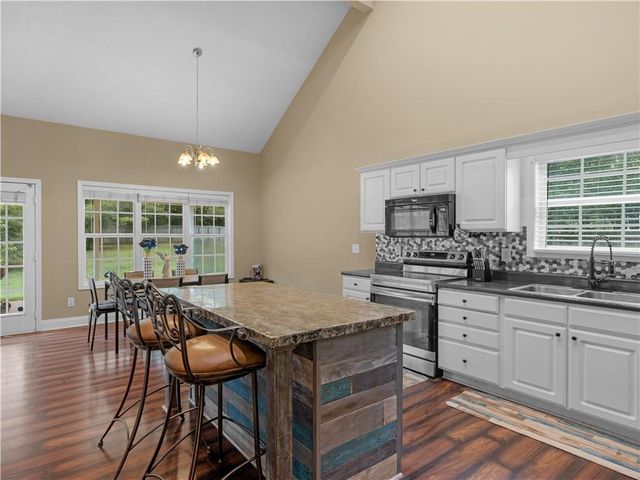 555 Huntington Trail, Temple, GA 30179