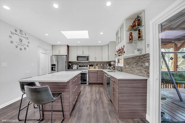 21314 Highland Drive, Lake Zurich, IL 60047