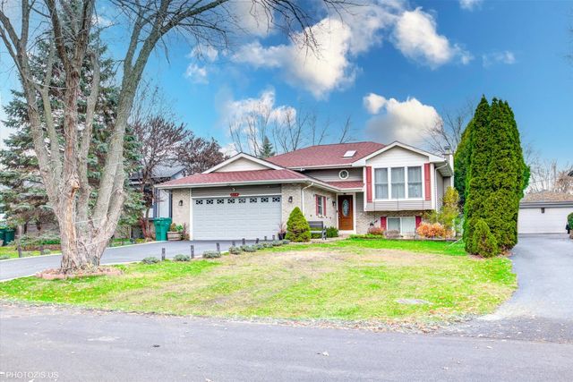 21314 Highland Drive, Lake Zurich, IL 60047