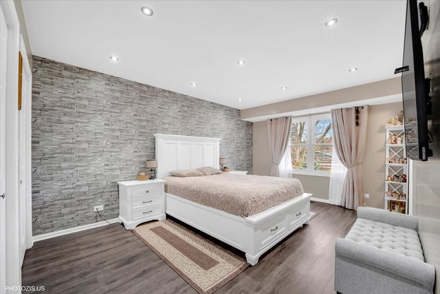 21314 Highland Drive, Lake Zurich, IL 60047