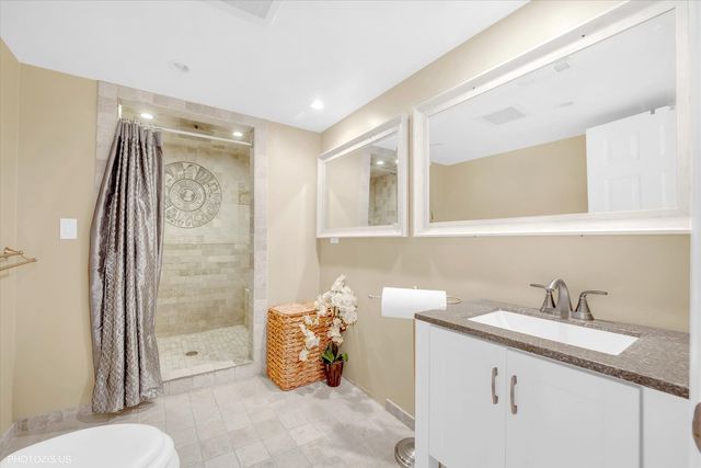 21314 Highland Drive, Lake Zurich, IL 60047