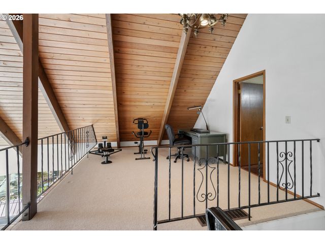 10321 Se EASTMONT Dr, Damascus, OR 97089