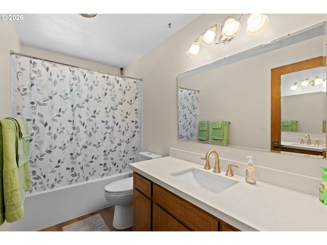 10321 Se EASTMONT Dr, Damascus, OR 97089