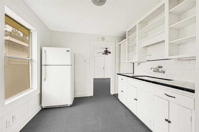 969 Wakefield Drive, Houston, TX 77018