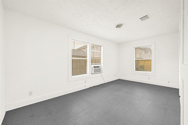 969 Wakefield Drive, Houston, TX 77018