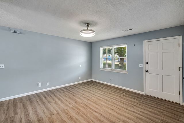 617 Regal Drive, Tunnel Hill, GA 30755