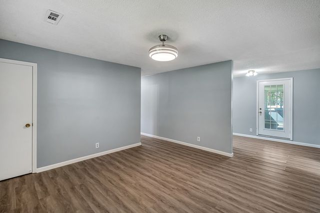 617 Regal Drive, Tunnel Hill, GA 30755