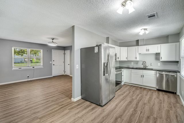 617 Regal Drive, Tunnel Hill, GA 30755