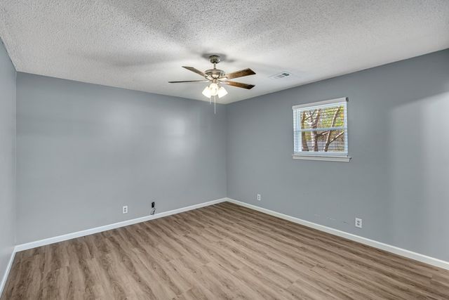 617 Regal Drive, Tunnel Hill, GA 30755