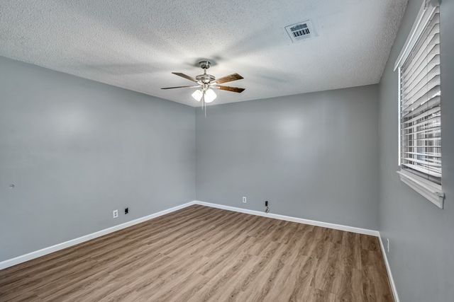 617 Regal Drive, Tunnel Hill, GA 30755