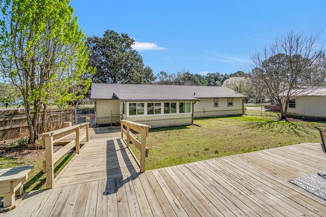 617 Regal Drive, Tunnel Hill, GA 30755