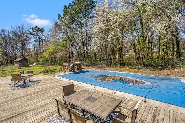 617 Regal Drive, Tunnel Hill, GA 30755