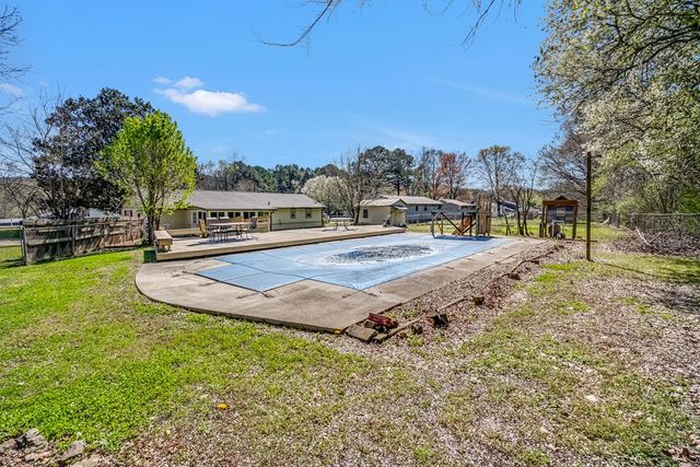 617 Regal Drive, Tunnel Hill, GA 30755