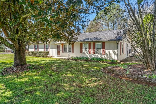 617 Regal Drive, Tunnel Hill, GA 30755