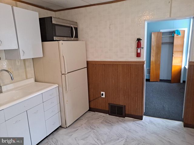 1121 ELMWOOD AVE, Sharon Hill, PA 19079