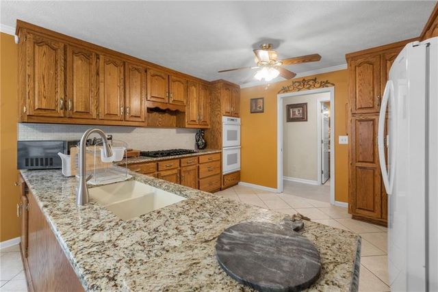 1061 Highway 92 N, Fayetteville, GA 30214