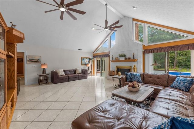 1061 Highway 92 N, Fayetteville, GA 30214