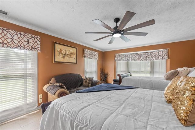 1061 Highway 92 N, Fayetteville, GA 30214