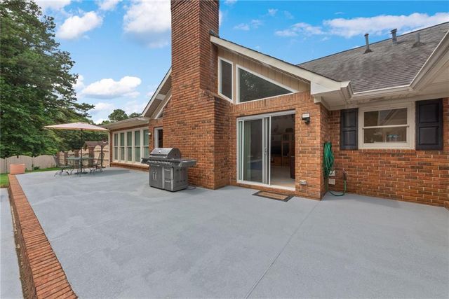 1061 Highway 92 N, Fayetteville, GA 30214