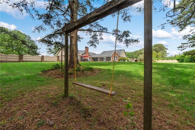 1061 Highway 92 N, Fayetteville, GA 30214