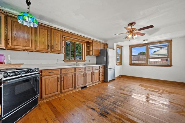 8720 W Kaul AVENUE, Milwaukee, WI 53225