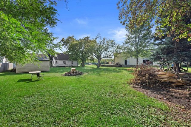 8720 W Kaul AVENUE, Milwaukee, WI 53225