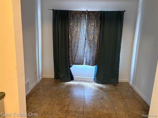 1843 Buckingham Avenue, Lincoln Park, MI 48146