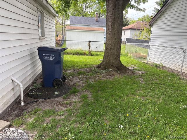 1843 Buckingham Avenue, Lincoln Park, MI 48146