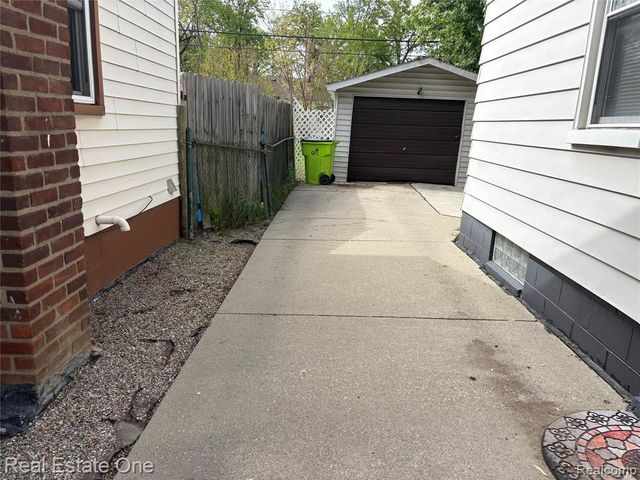 1843 Buckingham Avenue, Lincoln Park, MI 48146