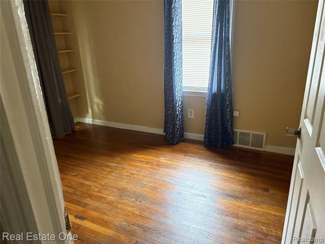 1843 Buckingham Avenue, Lincoln Park, MI 48146