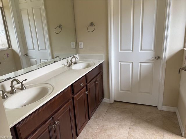 3272 Royal Gardens AVE, Fort Myers, FL 33916