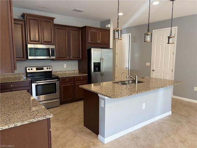 3272 Royal Gardens AVE, Fort Myers, FL 33916