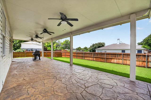 8208 Hidden Path Lane, Denton, TX 76210