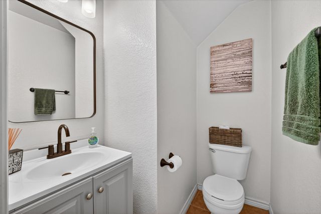 8208 Hidden Path Lane, Denton, TX 76210