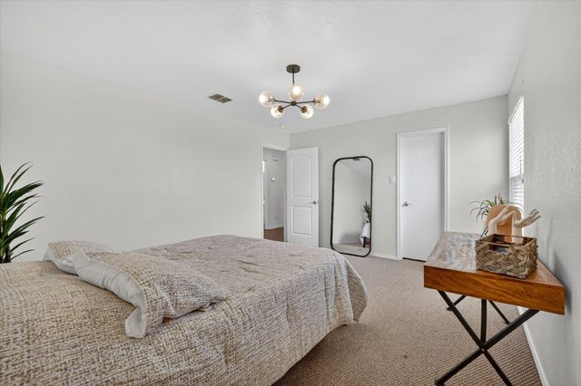 8208 Hidden Path Lane, Denton, TX 76210
