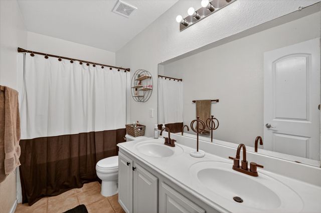 8208 Hidden Path Lane, Denton, TX 76210