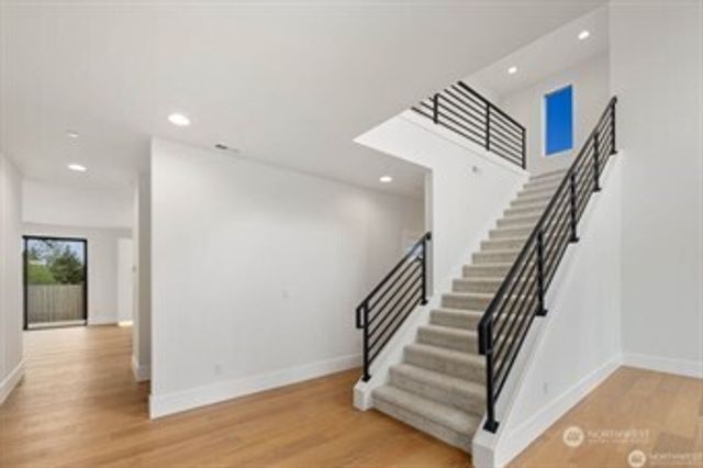 7623 NE 198th Court, Kenmore, WA 98028