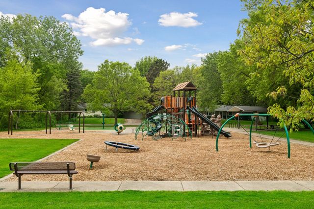 730 Lanewood Lane N, Plymouth, MN 55447