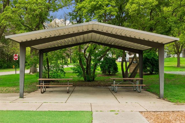 730 Lanewood Lane N, Plymouth, MN 55447