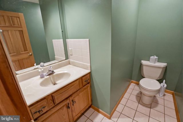 20 HIGHLAND DR, Fleetwood, PA 19522