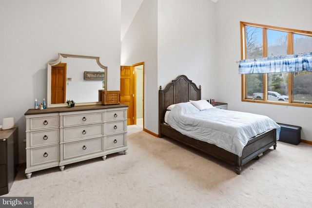 20 HIGHLAND DR, Fleetwood, PA 19522