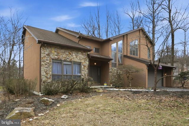 20 HIGHLAND DR, Fleetwood, PA 19522