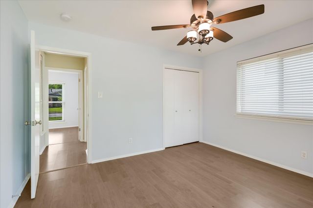 8012 Stillwood LN, Austin, TX 78757