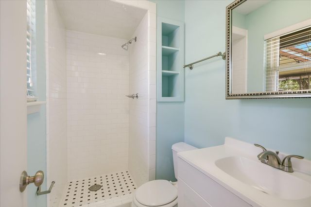 8012 Stillwood LN, Austin, TX 78757